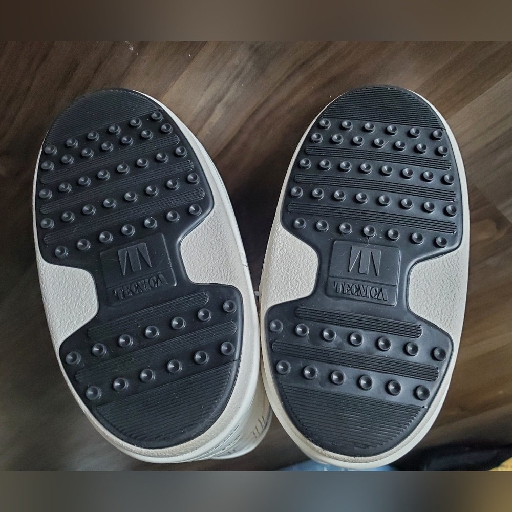 NIB - R2-D2 Moon Boots - Picture 12 of 14